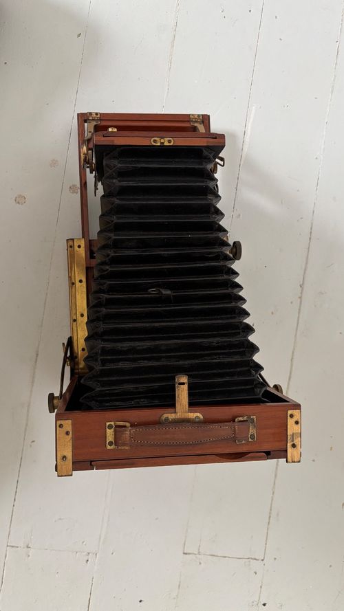 Victo Folding Field Camera 1910 Vintage + Lens + 3x plate holders, no lens board — image 5