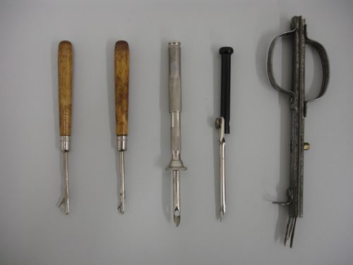 Vintage Rug Making Tools - Punch Needle Rug Hooking  — image 1