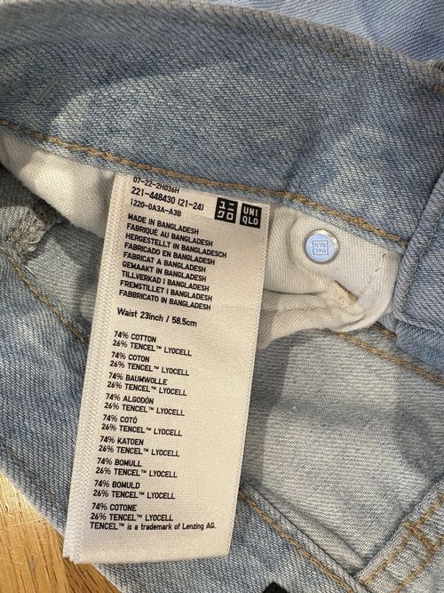 Uniqlo Blue Denim Jeans - 23 inch waist — image 4