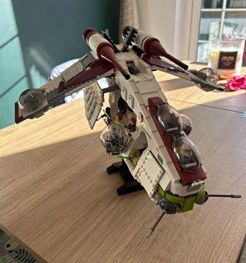 Ali express republic gunship and x wing with minifigures