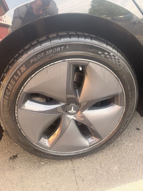 Tesla Model 3 — image 6