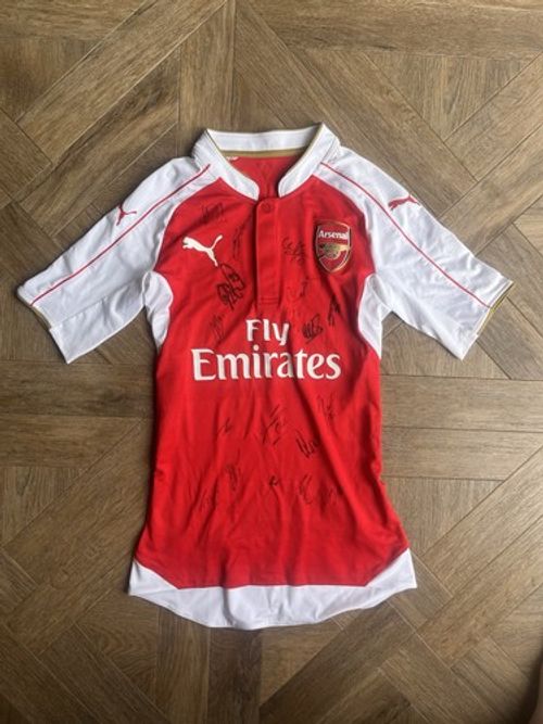 Arsenal 2015/16 Home Shirt Fully Squad Signed Puma Fly Emirates