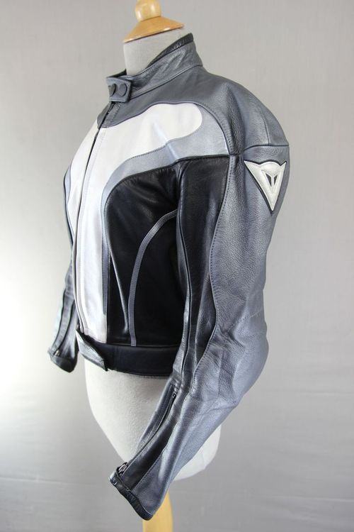 DAINESE ITALIAN MADE BLACK, SILVER & WHITE LEATHER BIKER JACKET + CE ARMOUR 34" — image 4