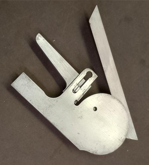 Moore & Wright no 995A protractor — image 9