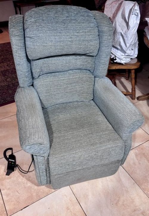 Repose Riser Recliner Electric Mobility Chair 2-Motor Full Working Order