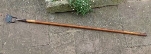 Vintage Dutch Hoe. Long wooden Handle Garden Tool. BULLDOG. Made in England.