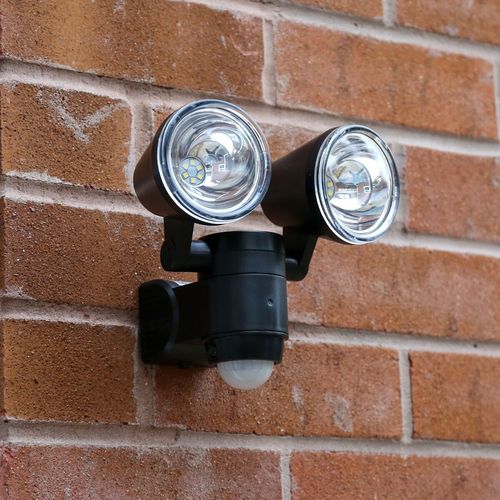 Battery LED PIR Motion Sensor Security Wall Light | Outdoor Garden Adjustable — image 4
