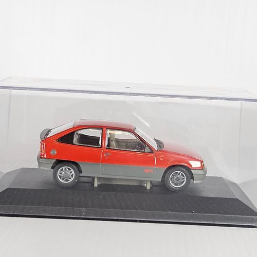 Corgi Vanguards Va13203 1:43 Scale Vauxhall Astra Rhd Carmine Red Die-Cast Boxed — image 13