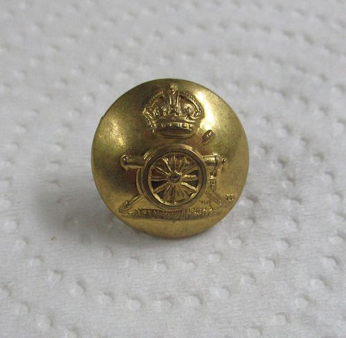 WW1-WW2 UK Army: Royal Artillery Officer's Gilded Brass Button (Small, 16.5mm) — image 4