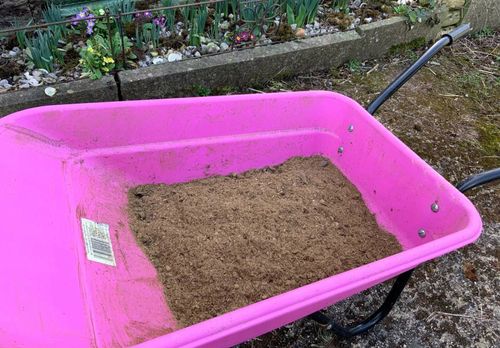 2Kg DRIED POWDERED LIGHTWEIGHT HORSE MANURE EASY USE - COMPOST JUST ADD WATER — image 2