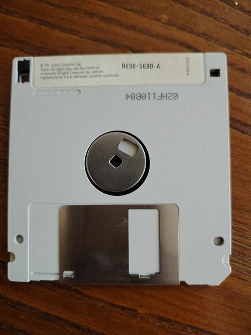 Vintage Apple Macintosh Classic M1420 7x Software Floppy Disks - Untested — image 6