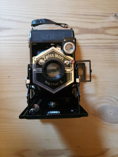 Zeiss Ikon Nettar S  Vintage Folding Camera with Leather Case — image 5