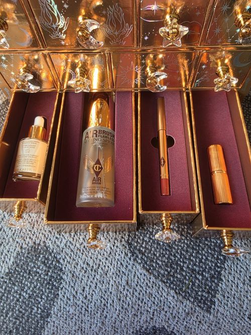 Charlotte Tilbury Beauty Advent Treasure Chest  Gold Case, Full Size Items  — image 9