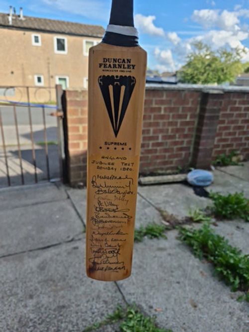 Duncan Fearnley Supreme Cricket Bat England Jubilee Test Bombay 1980 Signed