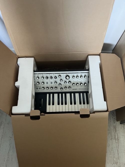 Moog Sub Phatty 25-Key Analogue Keyboard Synthesiser — image 3