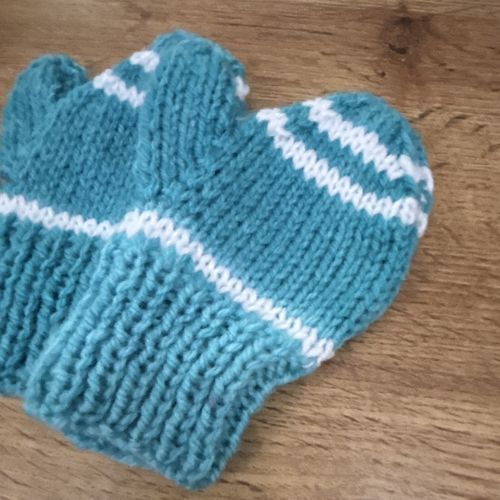 Kids age 1-3 years Unisex Blue & White Striped Wool Knit Mittens Stretch Winter — image 2