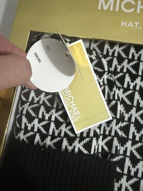 NEW MICHAEL KORS LOGO HAT, SCARF & GLOVES SET R.R.P. $98.00 new and boxed  — image 3