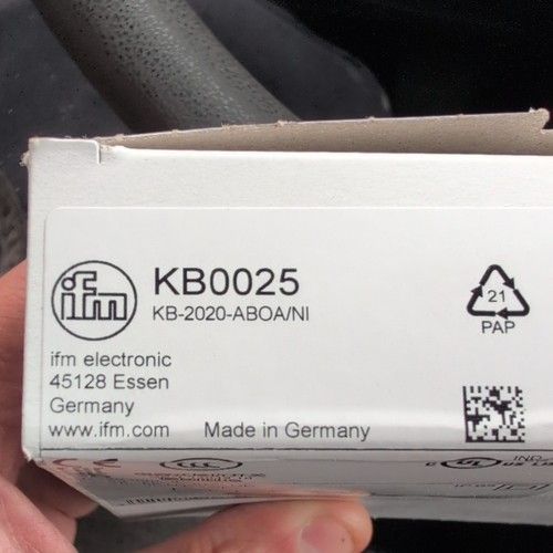ifm KB0025 Capacitive Proximity Sensor 20mm range AC/DC Unshielded 30mm round