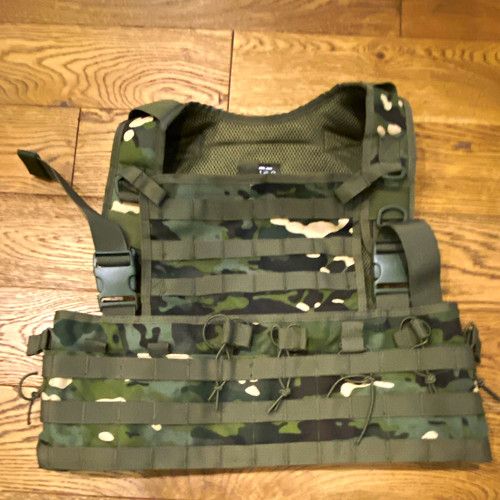 8Fields Camouflage MOLLE Tactical Vest One Size Green/Black/Beige Paintball