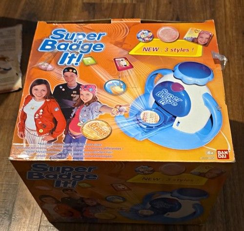 Bandai Super Badge It! Badge/Button Maker Kit - Badge/Button Maker Craft Kit