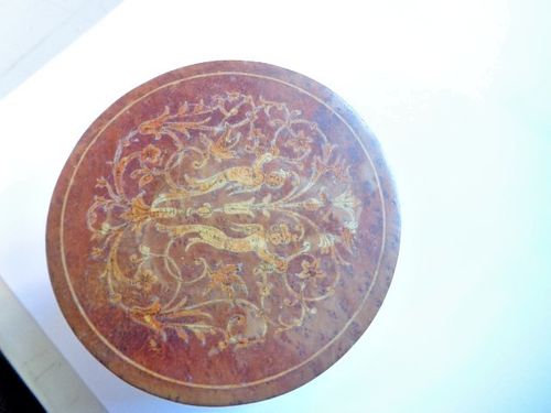 Antique Italian Burl Wood Box with fruit wood inlay Renaissance Style c1860s  — image 16