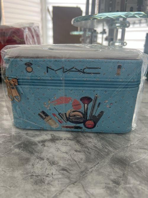 Mac Beauty Box With Make Up-Selfriges Set — image 9