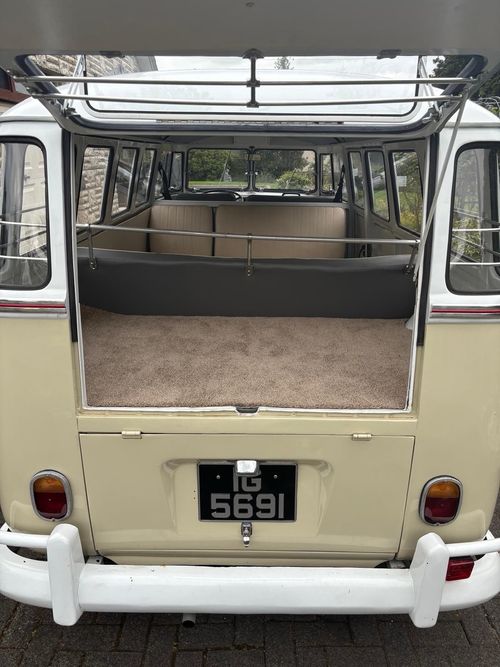 Volkswagen Kombi T1 Camper Van  Splitscreen — image 4
