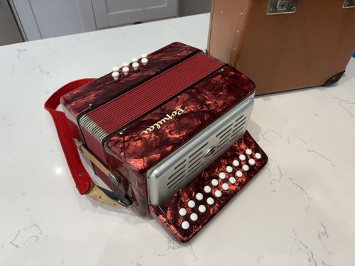 Vintage Delicia Popular C/F Melodeon Button Accordion 21/8 Red + Original Case — image 4