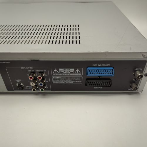 Bush DVRHS02 6 Head VCR DVD Player Combo Recorder  Remote COPY VHS TO DVD — image 9