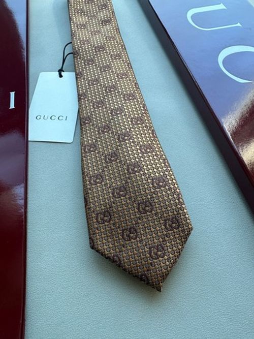 Gucci Tie Mens 100% Silk Gold GG interlocking pattern logo Full Packaging