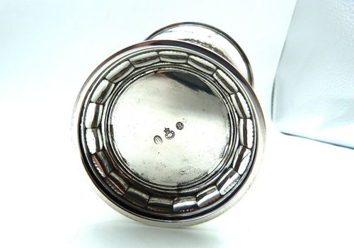 1929 - GEORG  JENSEN - HALLMARKED -  HAMMERED - SOLID SILVER - VASE - 191 GRAMS — image 10