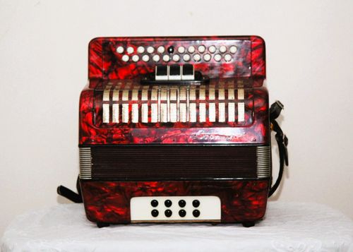 Galotta 4 Voice accordion — image 1