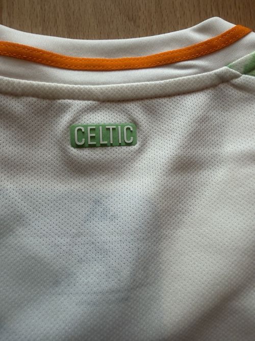 Celtic third 25/25 Large only worn once to a game — image 7