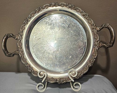 Vtg Oneida Victorian Style Round Silver Plated Serving Platter Tray w/handles. 