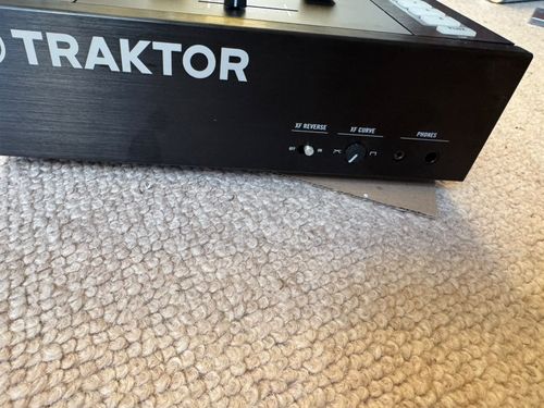 Native Instruments Traktor Kontrol Z2 DJ Mixer & Controller  — image 6