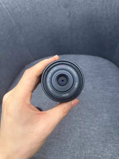 Sony Sonnar T FE 35mm f/2.8 ZA Lens Full Frame Prime Fixed Wide Lens W/Caps — image 4