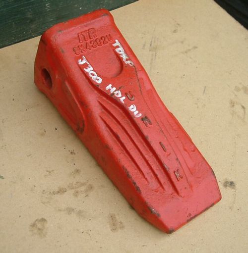 ITR UNIK 9N4302U J300 Excavator Bucket Tooth HD Long Tip- Caterpillar Machines