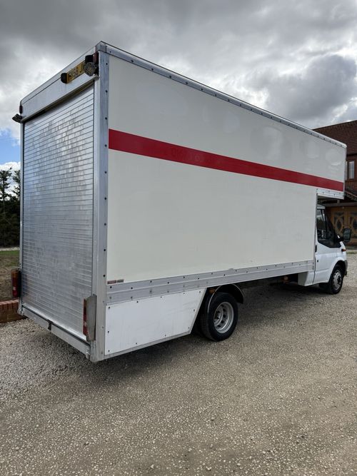 Ford Transit Luton Van — image 6