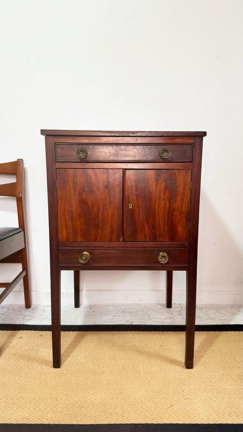 Mid Century Retro Vintage Cabinet Side Table Bedside Cupboard  — image 2
