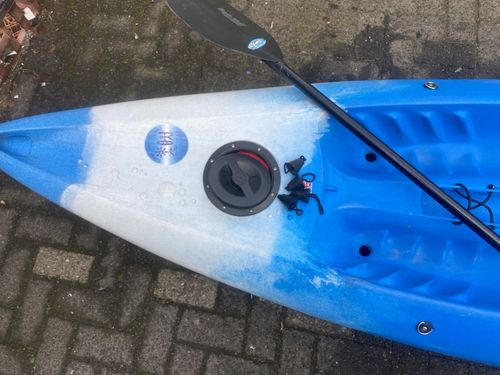Perception Single Sit-on-Top Kayak Blue/White with Seat and Paddle — image 3