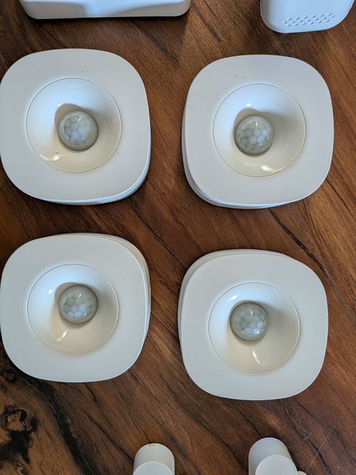 Develco Products squid.link Zigbee Smart Home Hub + Sensor Bundle — image 3