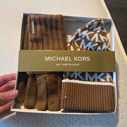 Michael Kors Women's 2pc Knit Hat & Gloves Set MK Logo Geometric Brown/White — image 1