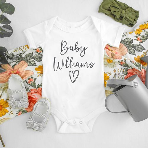 Personalised Custom Baby Name Vest heart Baby Grow Bodysuit Reveal Announcement — image 1