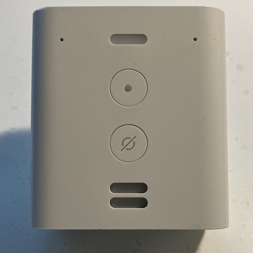 Amazon Echo Flex Smart Speaker Wall Plug-In for Alexa UK Plug Wi-Fi C77A68
