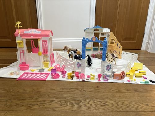 Barbie Doll Horse Playset Lot with Stable Buildings, Fencing Gates & Accessories — image 4
