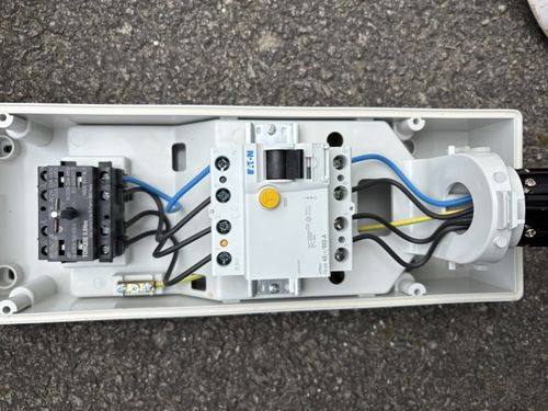 Scame, UK01449 Interlock Socket 32A 415V 3P+N+E, c/w 40A RCD — image 3
