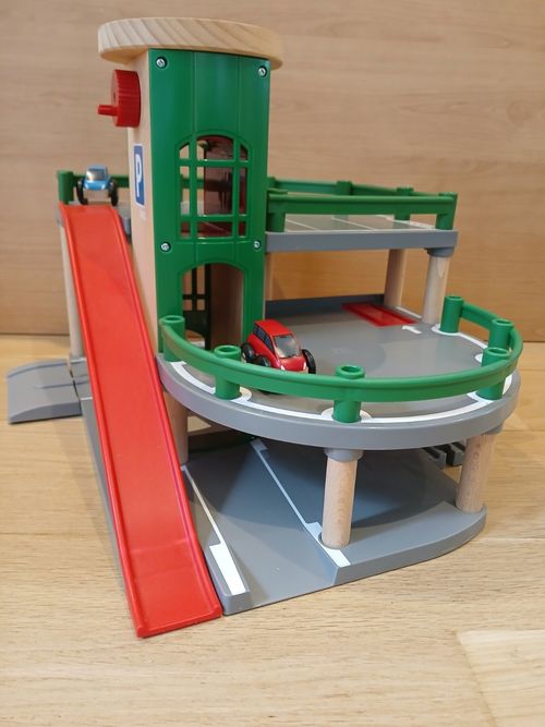 Brio World Track Car Parking Garage Toy Train Model 33204 — image 1