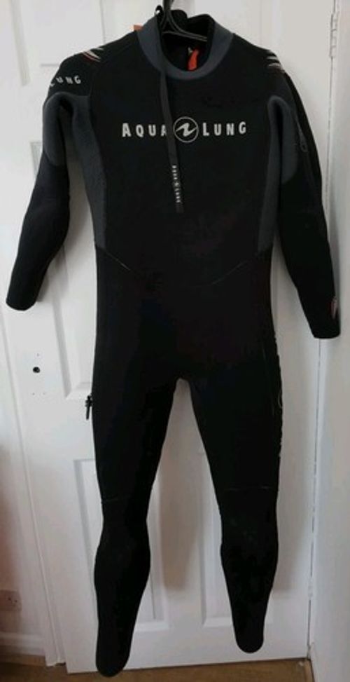 Aqualung 7mm Men's Medium Large Full Neoprene Scuba Diving & Watersports Wetsuit