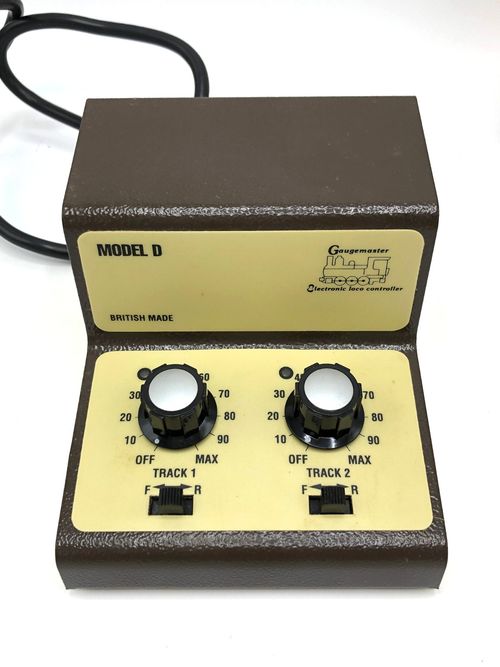 Gaugemaster Model D Dual 2 Twin Track Analogue DC Controller for N / OO — image 3