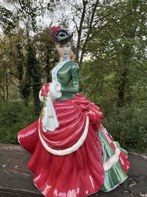 Royal Doulton Pretty ladies Winter Elegance Figurine HN5109